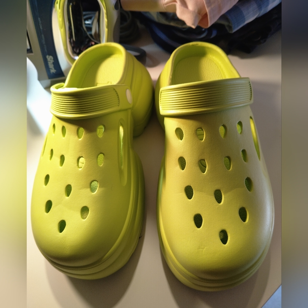 Kids Green Clogs - Picture 2 of 6